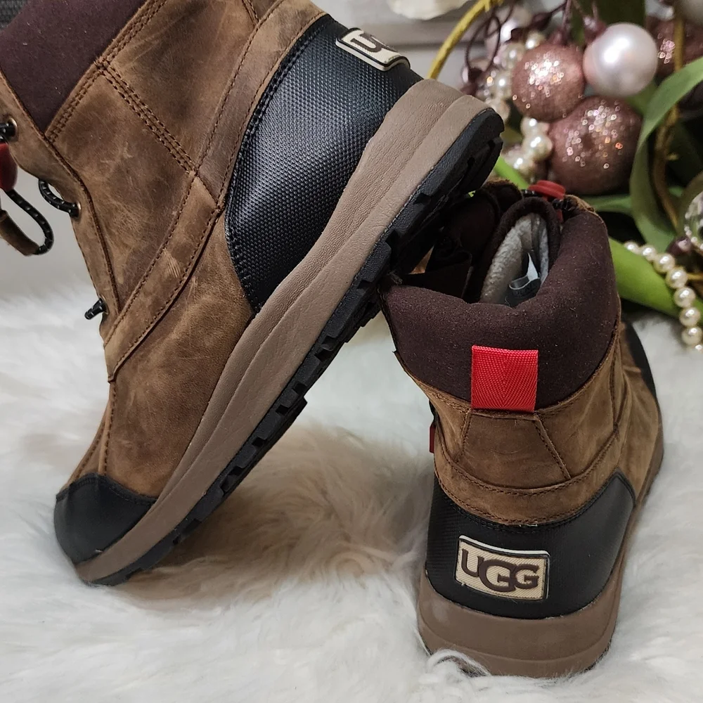 UGG Kids' Turlock Leather Waterproof shoes Size6 New